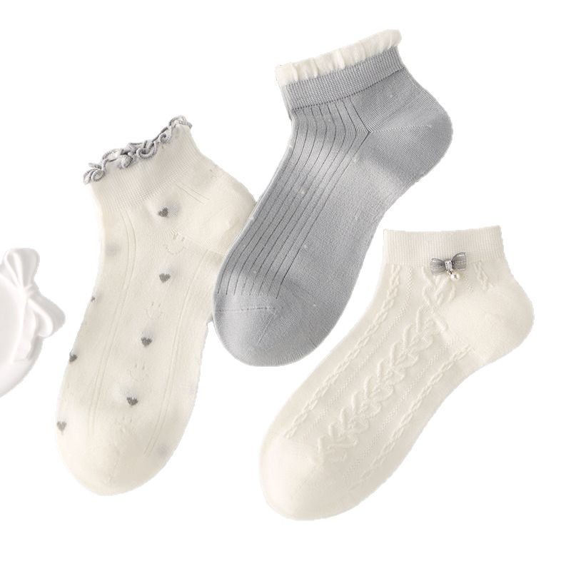 New socks: Spring and summer thin women's short socks with black ear trim dots, cotton socks, college style cotton women's boat socks, short socks Application Scenario