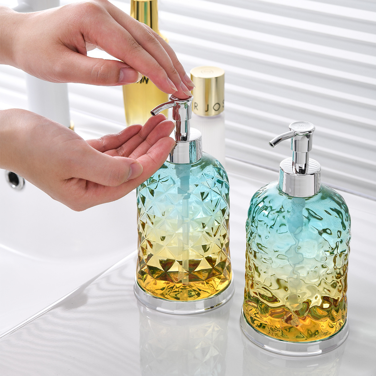 Nordic light luxury lotion, hand sanitizer bottle, press-type soap liquid bottle, bathroom shampoo and body wash, portioned bottles, high appearance level