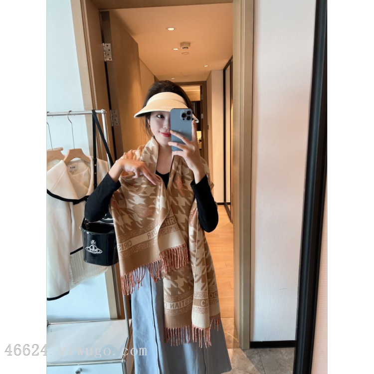 Cross-border scarf wholesale e-commerce live streaming supply chain supply double-sided letter thousand bird grid Application Scenario