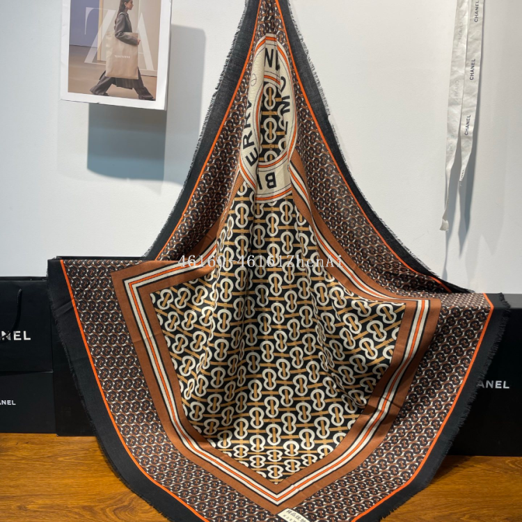 New cross-border export cash on delivery scarves wholesale e-commerce live streaming, fashionable classic velvet printed square scarf supply chain Application Scenario