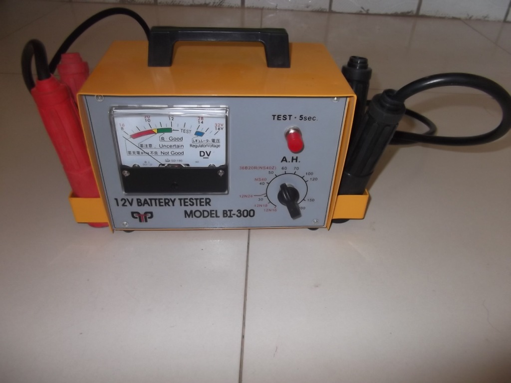 电瓶测试仪 蓄电池测试仪 电瓶检测表 蓄电池测量仪产品图