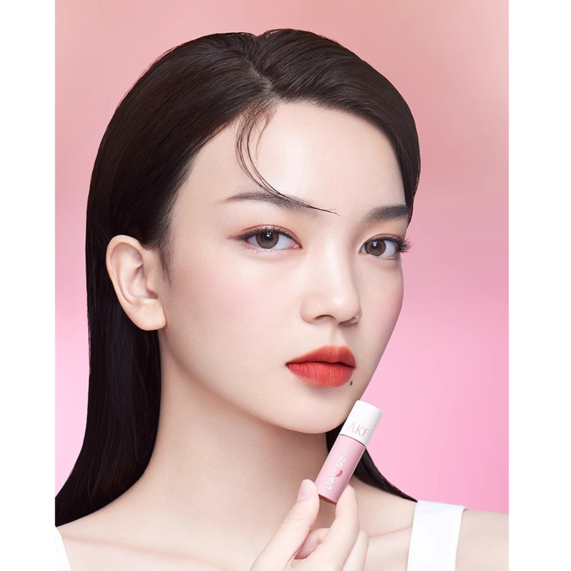 Wholesale moisturizing lip gloss, high-pigment matte lip oil, lip gloss and makeup liquid Application Scenario