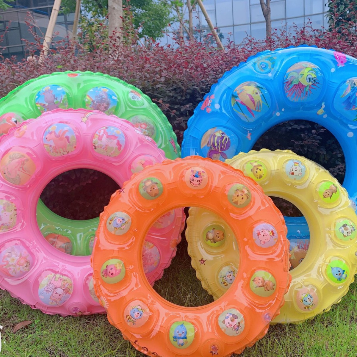 Children's double-layer cartoon swimming rings, crystal rings, inflatable water toys, children's water play swimming rings, life buoys wholesale