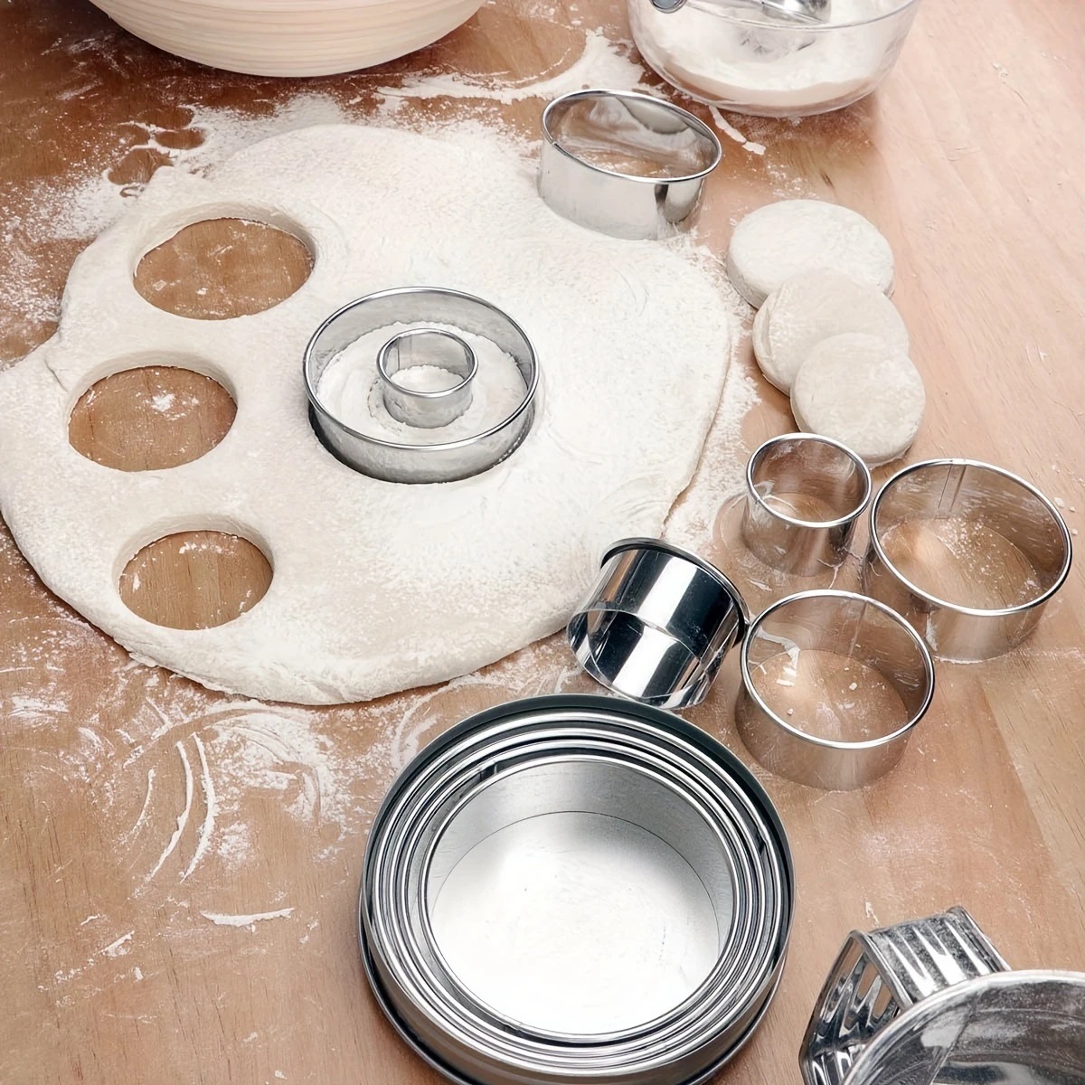 12-piece set of stainless steel round biscuit cutting and pressing molds, mousse ring, dumpling skin cutting molds, cake and pastry baking molds