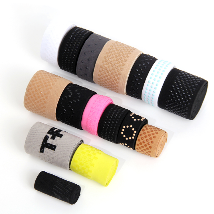 Customized logo printing, hand-printed curves, silicone letter shapes, and processing of children's clothes with elastic bands and webbing details Picture