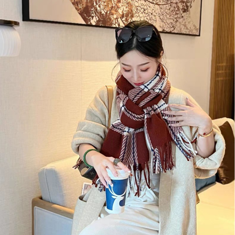 Wholesale e-commerce live-streaming supply chain for new cross-border export square twill cross-border scarves
