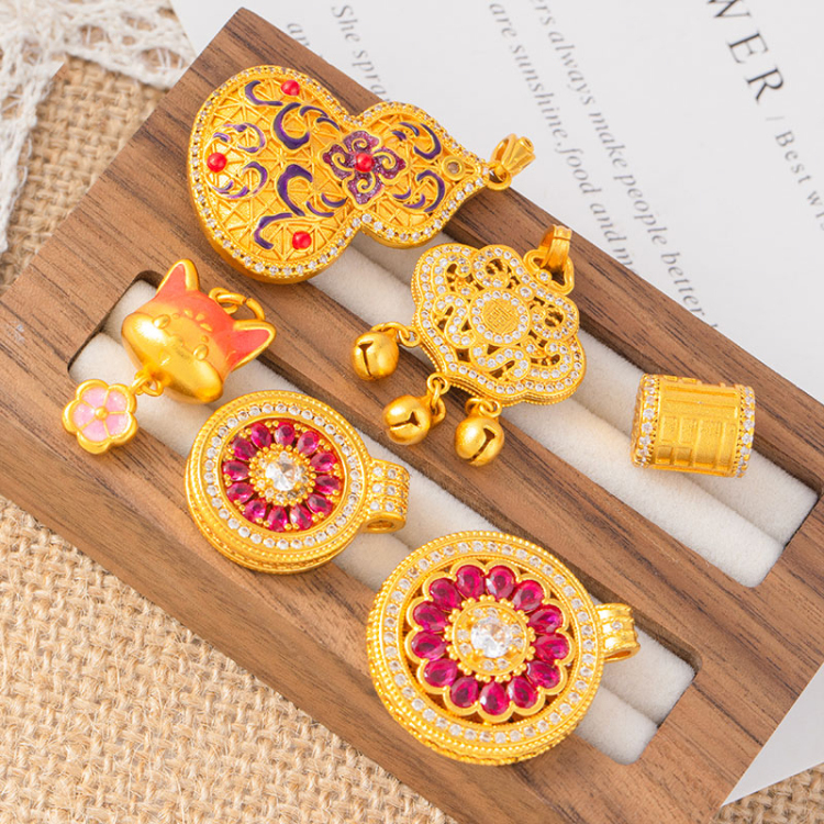 个性百搭饰品小众设计高级感玫钻罗盘简约桃花吊坠挂饰