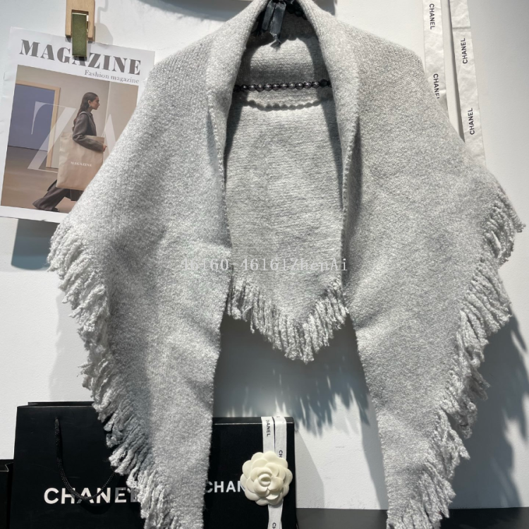 Wholesale of new cross-border export in-stock scarves, plain triangular shawls, e-commerce live streaming supply chain Specification image