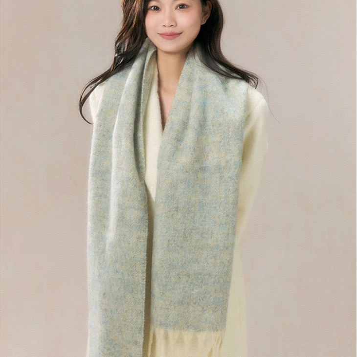 Wholesale of new vintage alpaca wool coarse beard scarves in stock for export, e-commerce live streaming supply chain details Picture