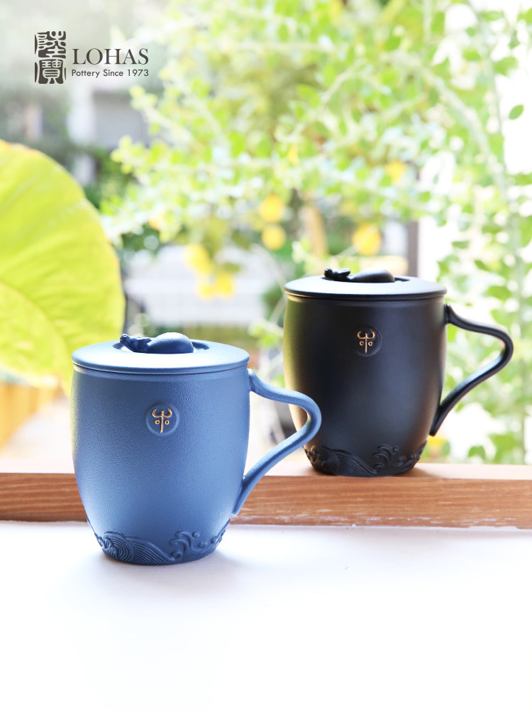 Lubao Flagship Store's Living Water lid cup, office water cup, large-capacity ceramic tea cup, gold-painted ox wealth gift mug Application Scenario