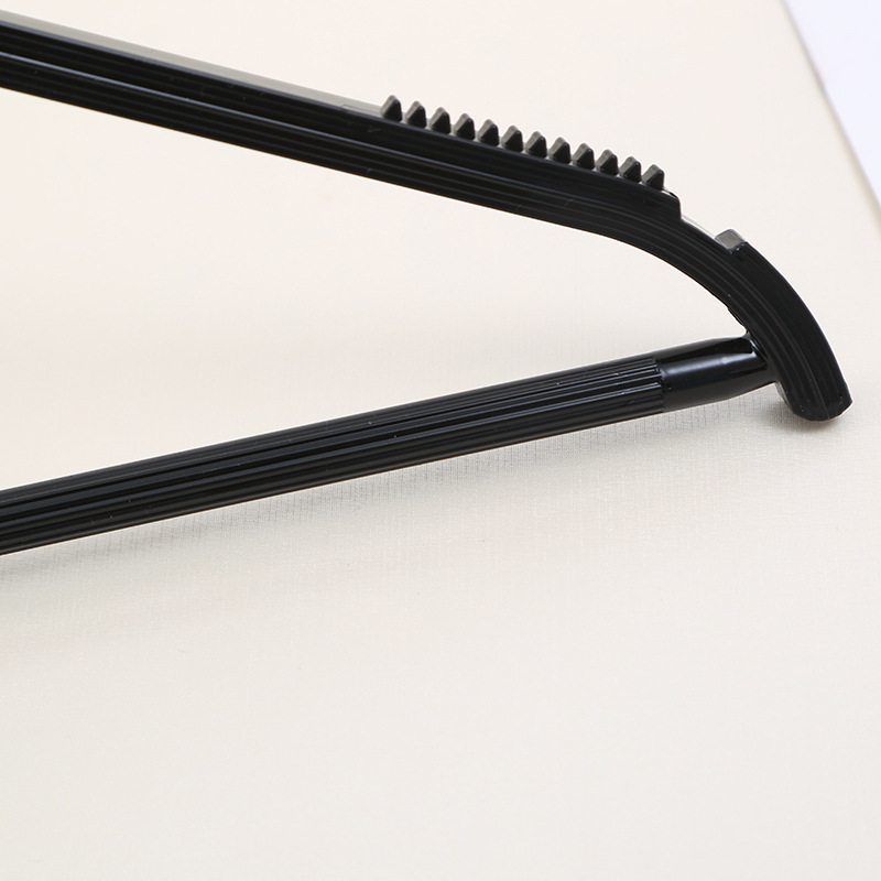 塑料仿夹板衣架实心防滑黑色带横杆服装店挂衣架成人衣挂厂家直销