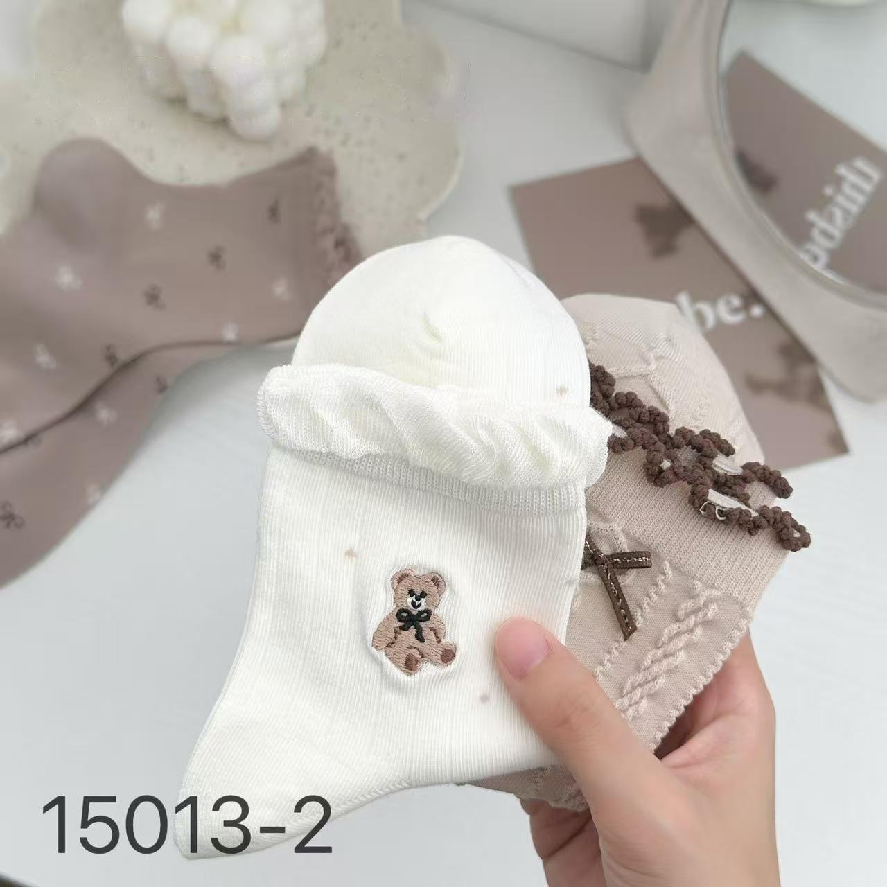 Autumn and winter new mid-calf socks, brown and white socks, light-colored mid-calf socks, women's socks, autumn and winter socks Specification image