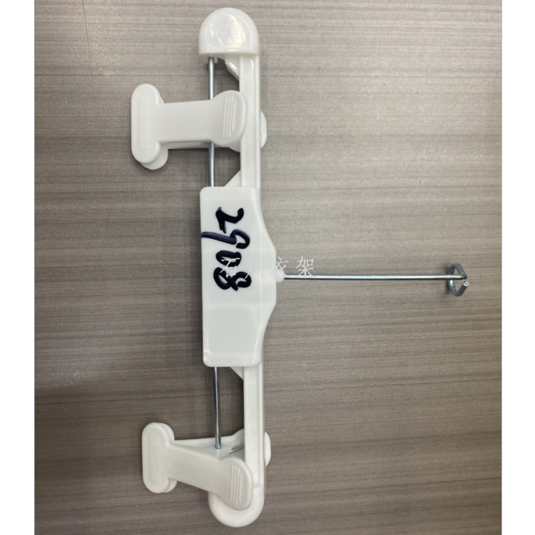 外贸厂家直销防滑无痕带夹内衣架塑料透明文胸架内裤架内衣店产品图