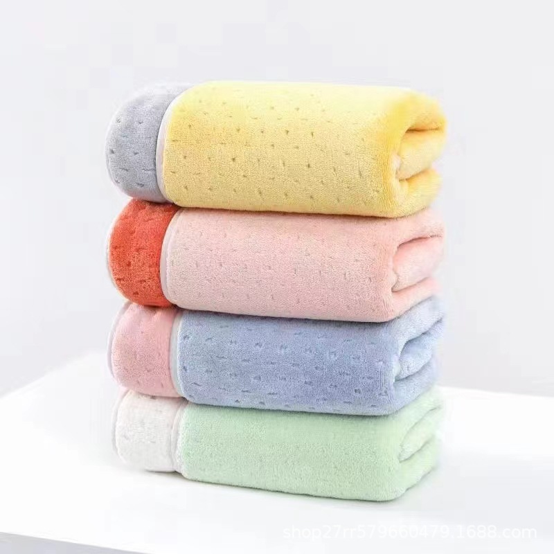 The multi-color towel can be used on both sides. It is a composite absorbent adult household and couple's non-shedding coral fleece color-blocking face towel details Picture