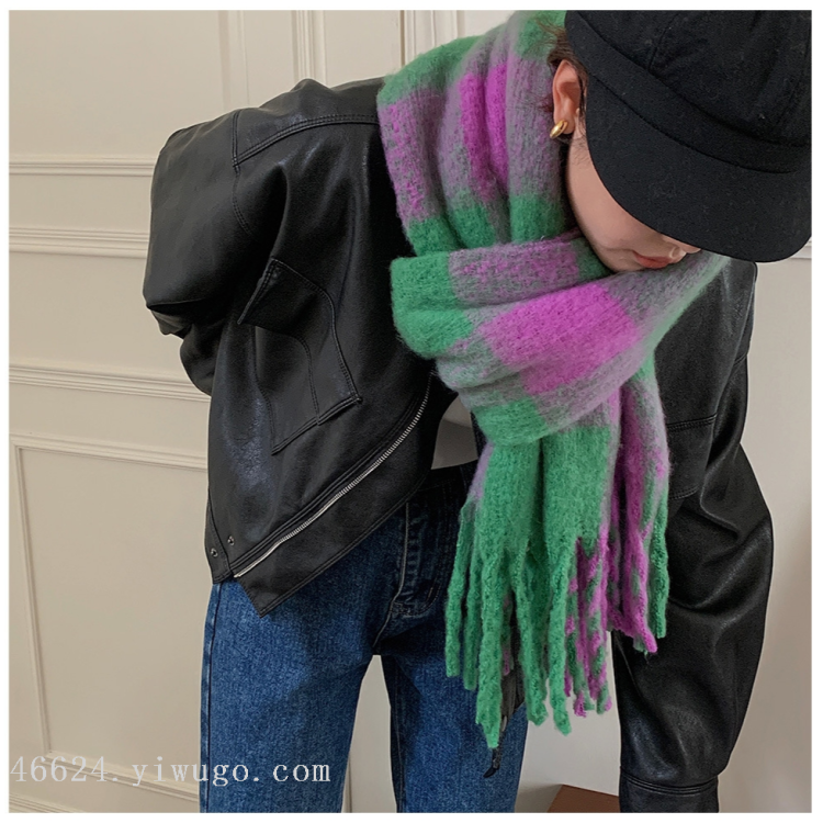 Cross-border scarf wholesale, e-commerce live streaming, supply chain, tattooed purple-green checkered thick whiskers Application Scenario