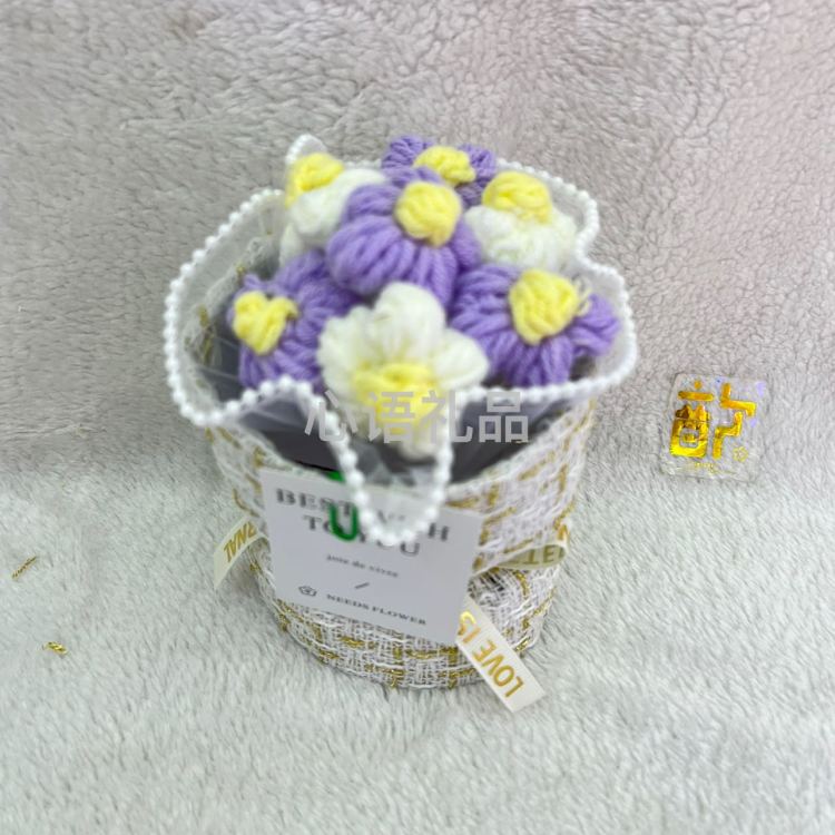 爆款产品，针织花，小香风花束，节日礼物，家居装饰摆件等产品图
