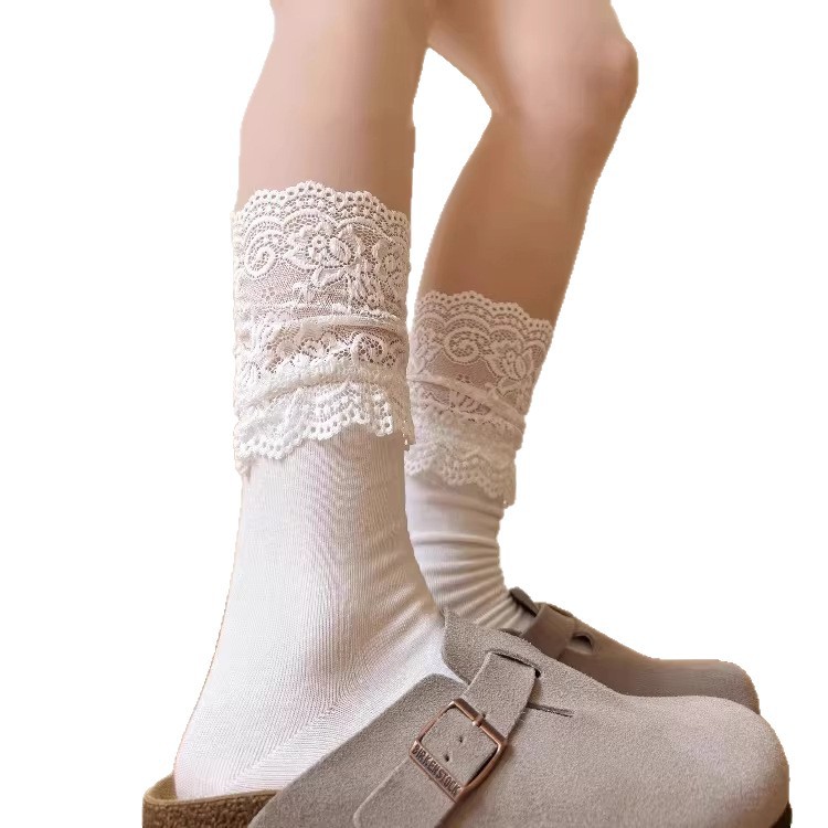 Lace cutout breathable calf socks, women's lace patchwork pile socks, white sweet jk Lolita mid-calf cotton socks Application Scenario