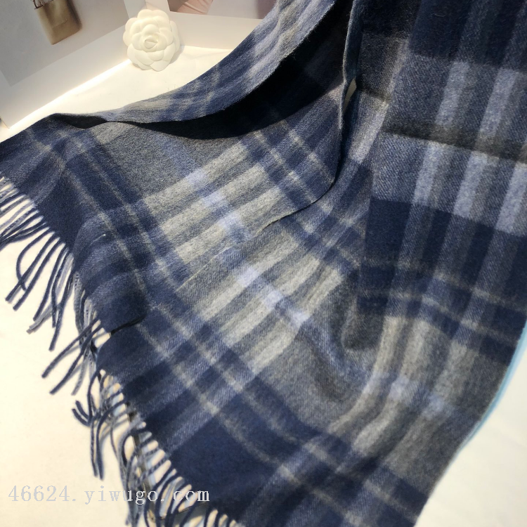 Wholesale e-commerce live streaming of wool series, Italian design wool checkered scarf supply chain