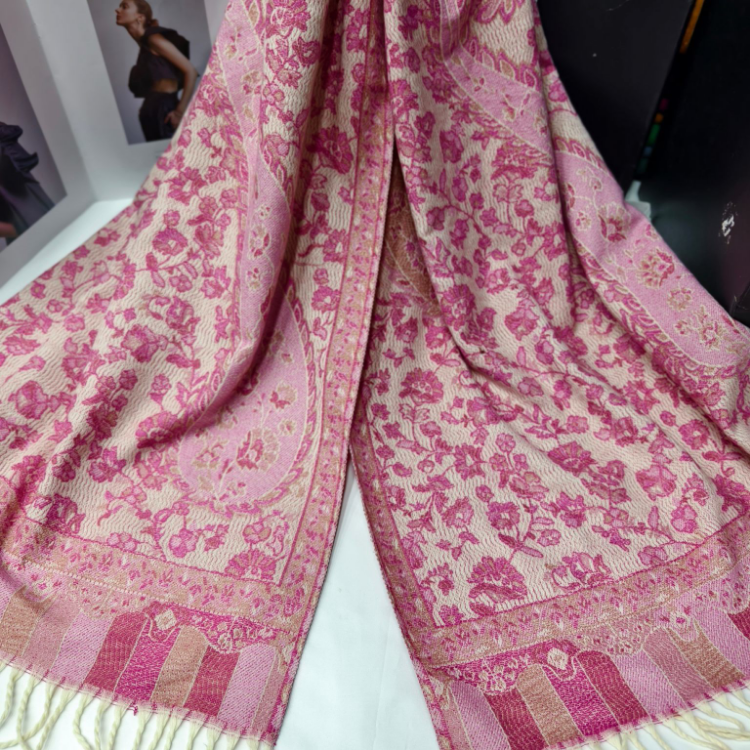 Wholesale of export scarves, e-commerce live streaming supply chain, new retro jacquard series, cashew flower