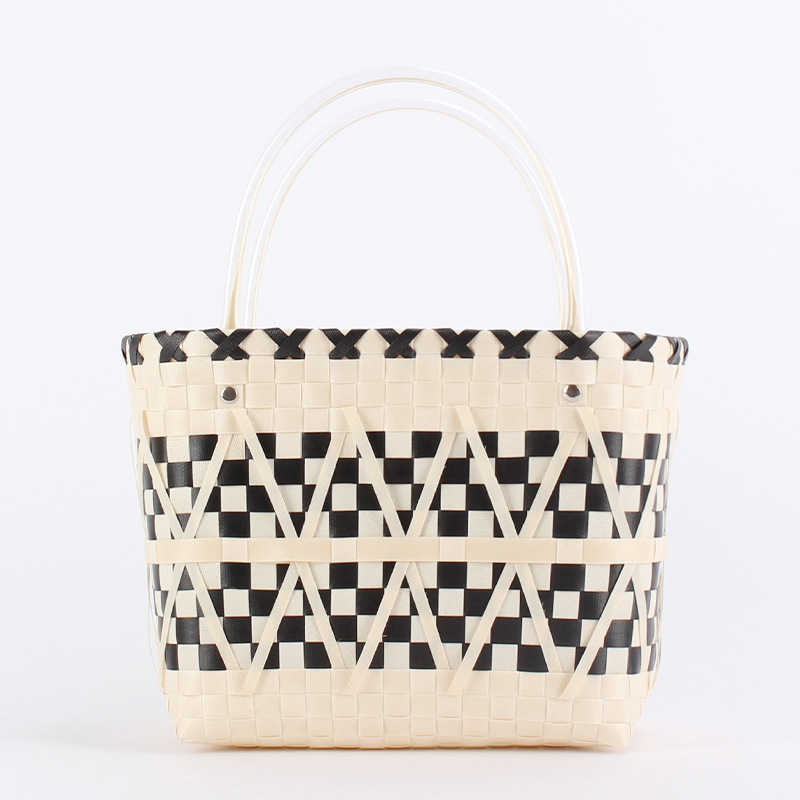 The store manager recommends a new color-blocked plastic woven bag for daily use, vacations, outings, picnics, and large-capacity ladies' bags
