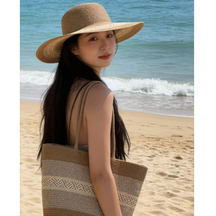 A new cross-border bestseller for women's summer straw-woven beach bag and beach hat set, two-piece set, striped wide-brimmed straw hat, single-shoulder tote bag, urban style, casual vacation, foldable women's bag, straw-woven artistic beach photo shoot Specification image