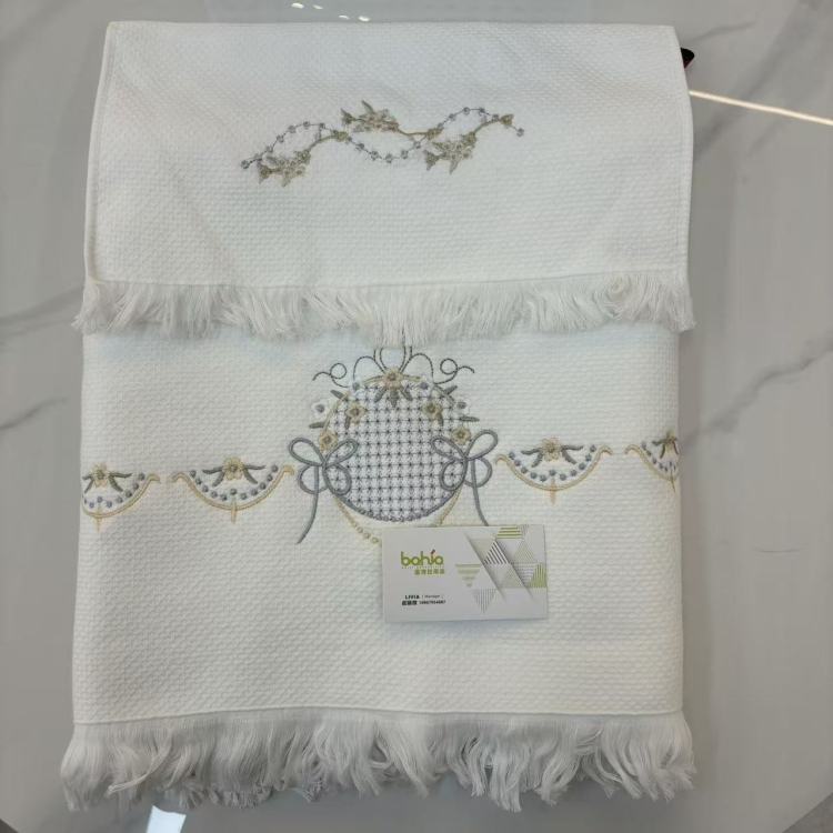 Pure cotton bath towel with embroidered face towel, large-sized wrap bath towel with double tassels details Picture