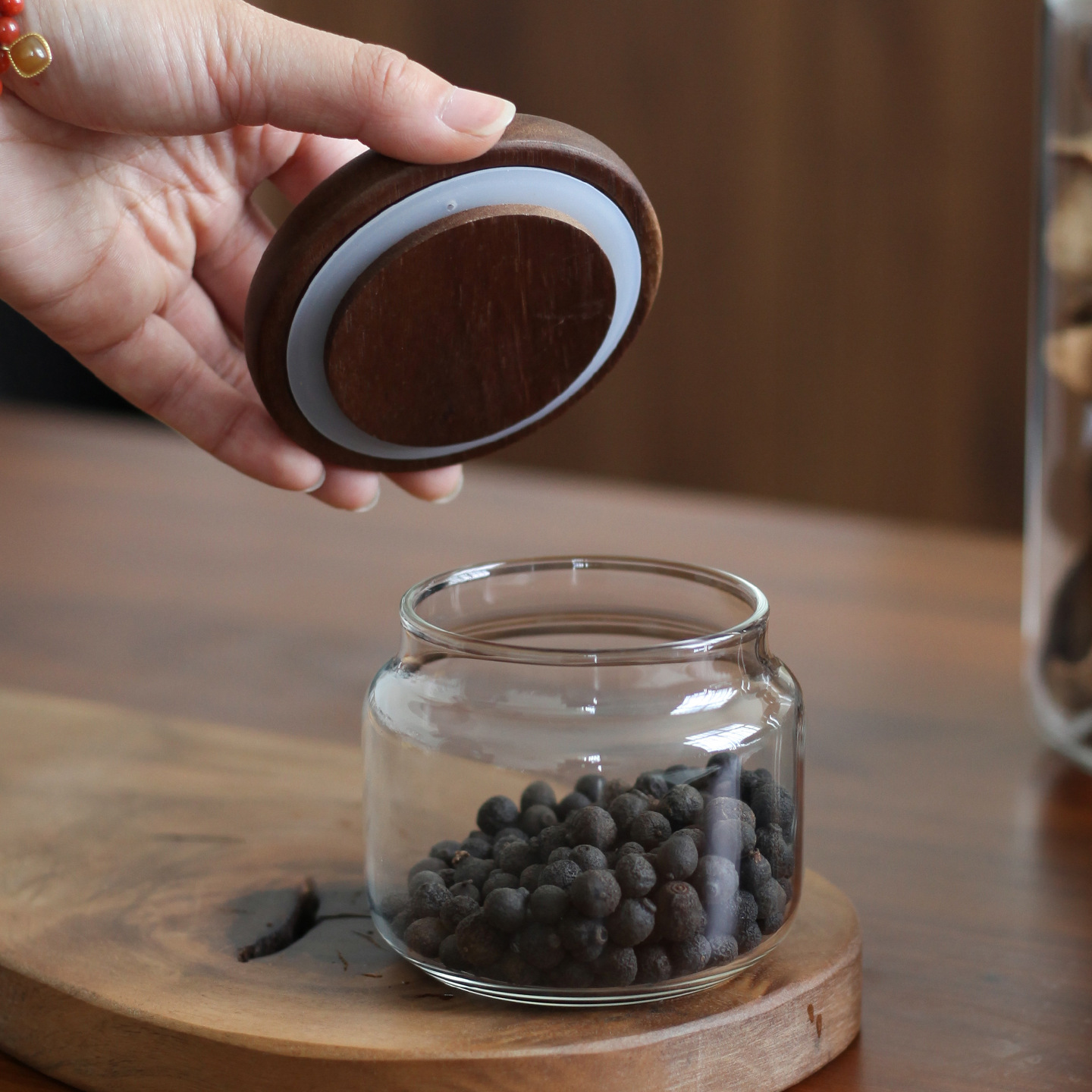 Small mini storage jars, round tea and dried tangerine peel jars, coffee powder and coarse grain glass sealed storage bottles wholesale Specification image