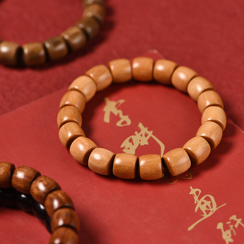 Green sandalwood straight-cut beads, bucket beads, old-style bracelet, Buddhist prayer beads, cultural play, men's and women's single-loop bracelet Application Scenario