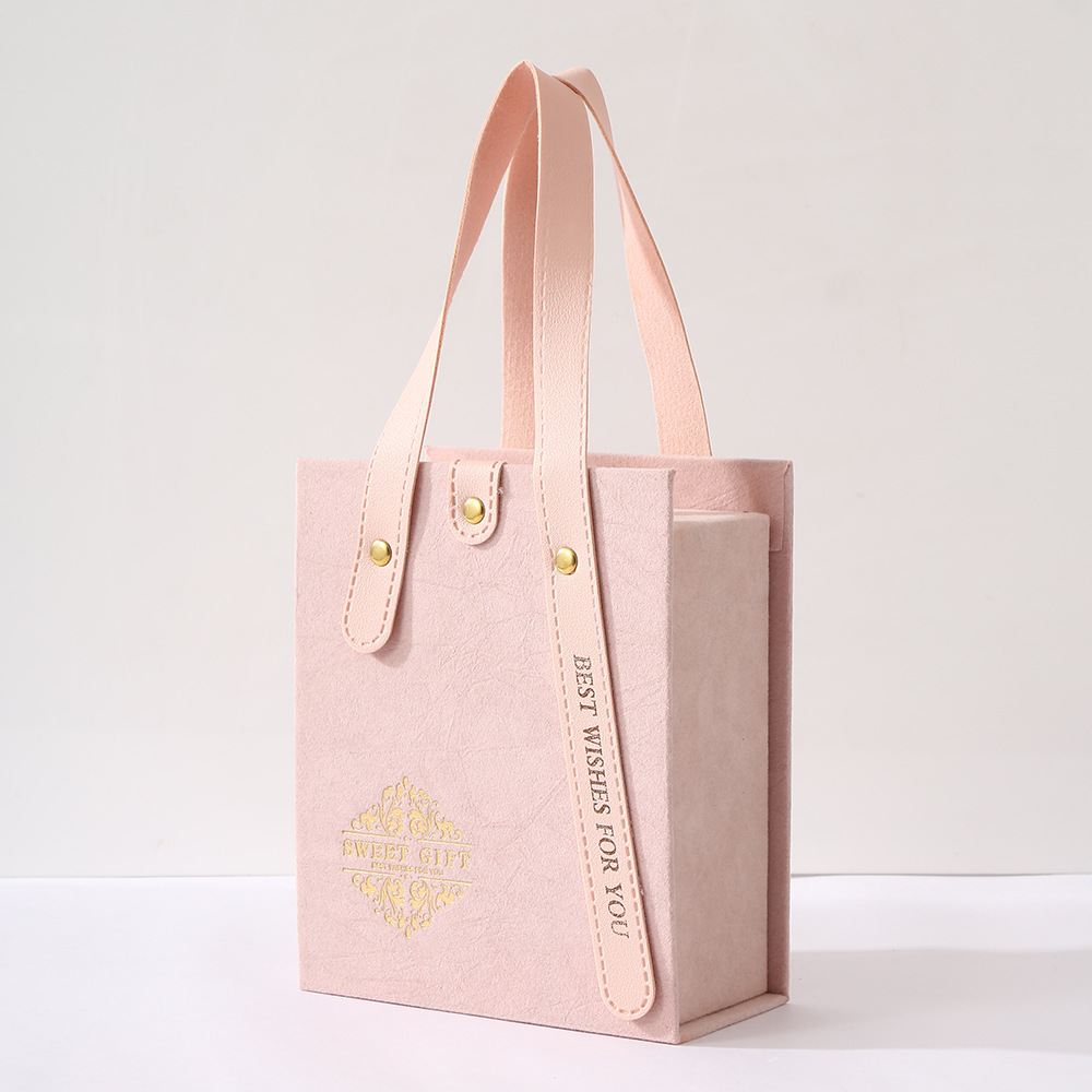 Creative hand-held ladies' souvenir set, silk scarf, perfume, watch, high-end gift set, best friend's birthday present Specification image