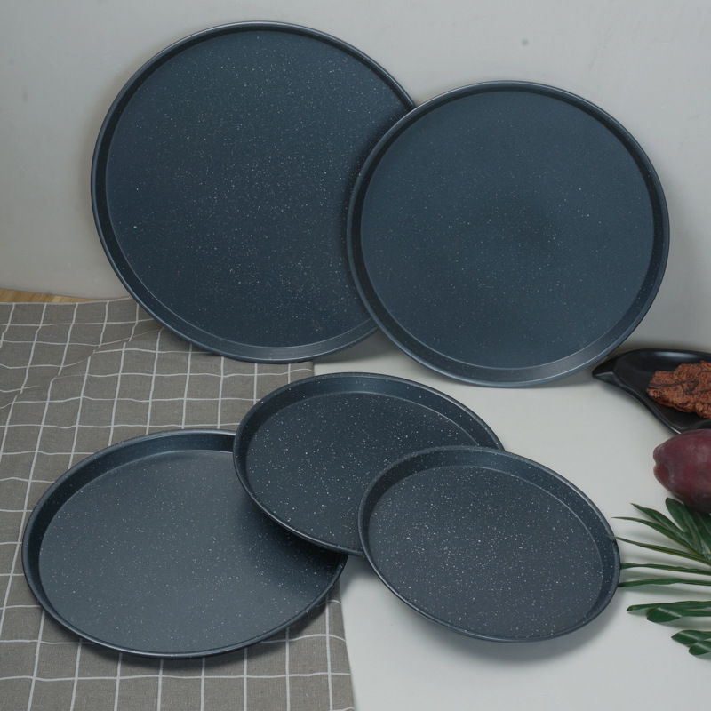 Thickened pizza pan 9/10/11/12/14-inch carbon steel pizza baking pan round non-stick baking pizza pan Application Scenario