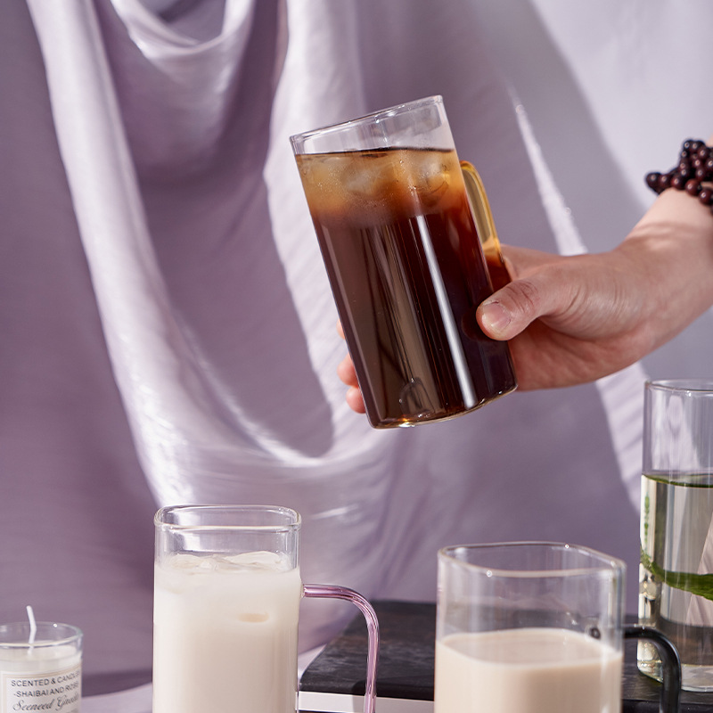 Heat-resistant square glass cups with colored handles, universal juice cups, household transparent cups, high borosilicate glass water cups