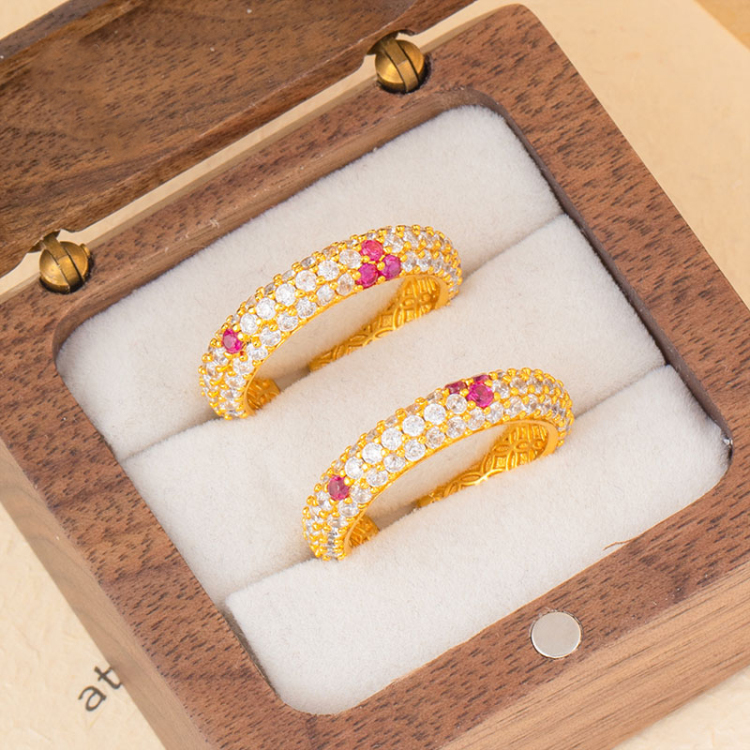 时尚新款百搭满钻戒指个性高级感白红宝石爆闪指环国风钱币开口戒