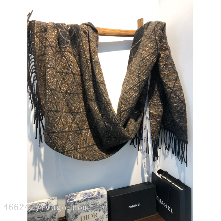 Cash on delivery cross-border scarf wholesale e-commerce live streaming elegant little fragrance style diamond-shaped checkered camellia