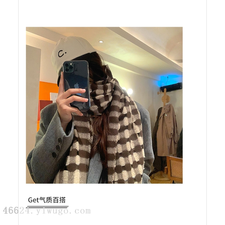 Wholesale of cross-border scarves in stock, e-commerce live streaming supply chain, new classic perforated scarves details Picture