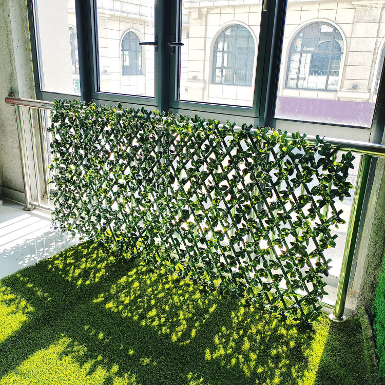 外贸仿真篱笆伸缩栅栏户外防腐假花草围挡庭院篱室内阳台装饰护栏