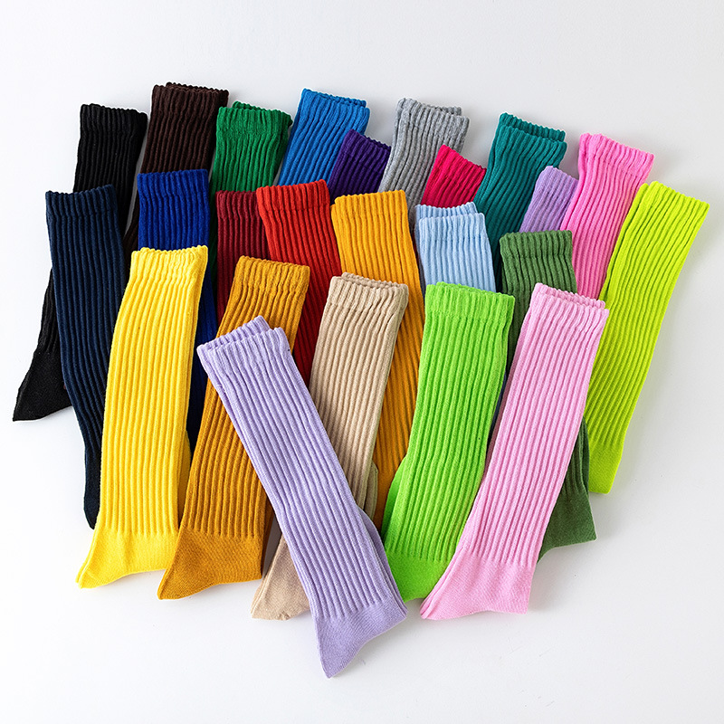 جوارب عبر الحدود بين أوروبا والولايات المتحدة، ذات اللون النقي، جوارب من نوع سلوش Socks ذات الألوان الدافئة Specification image