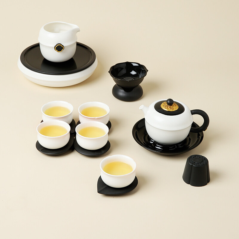 Lu Bao Ceramic Tea Set, a complete set of tea sets, new Chinese-style tea brewing gift box, crabapple Qinghuan tea gift set, local flavor Application Scenario