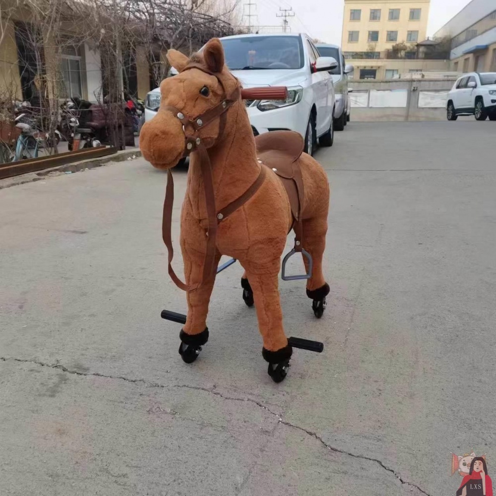 Horseback riding, jumping horse riding, Zhuge horse wheel jumping horse riding, large wooden horse riding, children's scenic area cycling Application Scenario