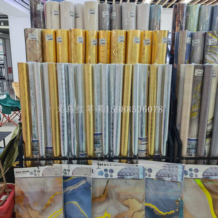 وعُرضت نماذج من ورق الجدران الملونة على جدران من طراز PVC على السقف لتركيب جدار طوله متر واحد على ورق الجدران باللغة الانكليزية للفتيات Specification image