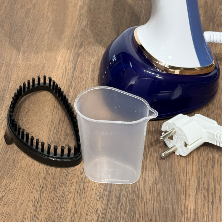 熨斗/电熨斗/迷你熨斗/熨斗白/干式熨斗产品图