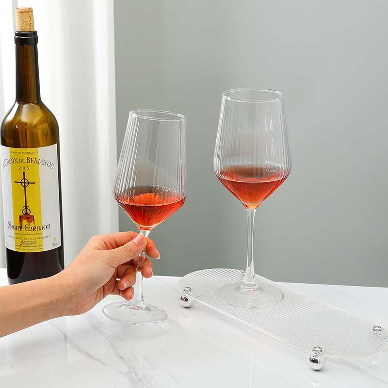 Striped red wine glasses, high-end champagne glasses, tall glasses, light luxury cocktail glass drink glasses, high-end appearance level cocktail glasses details Picture