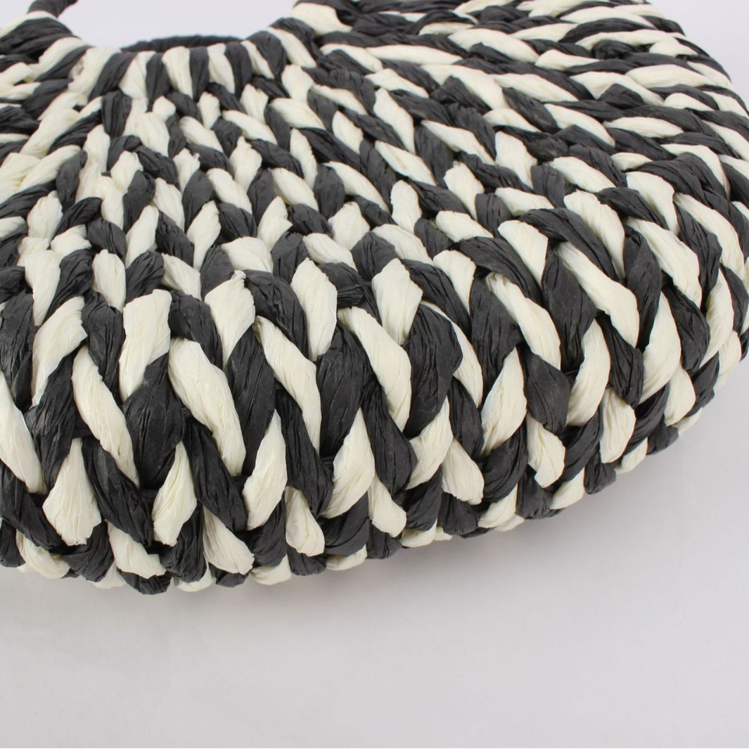 A versatile semi-circular paper rope woven bag, a vacation beach bag, and a simple hand-held lady's bag, the same style as the popular hair-making Internet celebrity details Picture