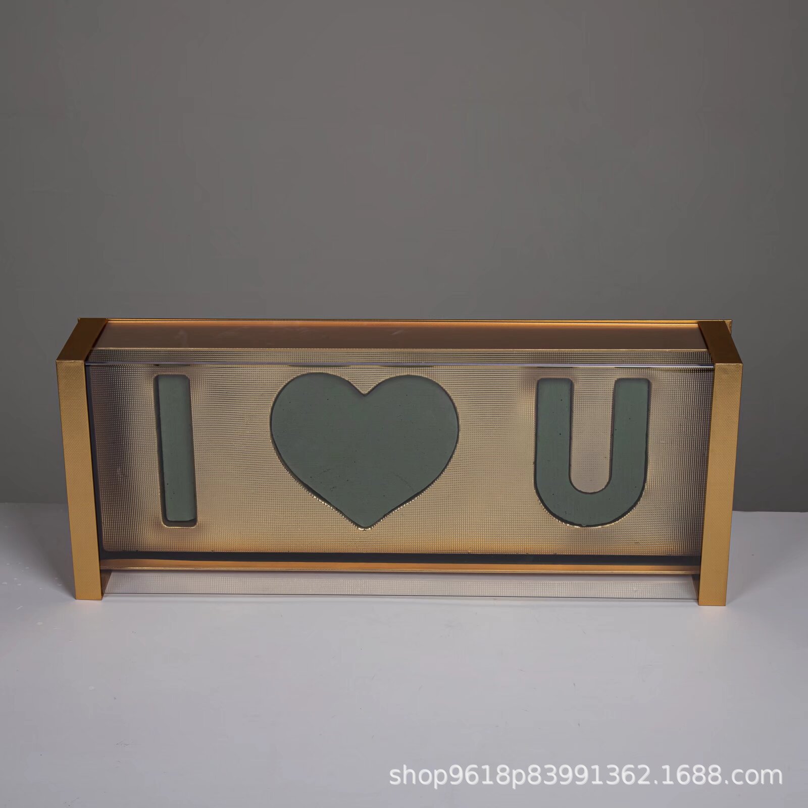 Metal frame for the Year of the Horse in the Vietnam Natural Agarwood Museum, I Love U Art Rotating base, mobile phone stand, student cartoon scented candle holder