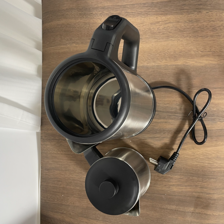 烧水壶欧式/无缝电热水壶/电热水壶/热水壶/电热水壶烧水壶白底实物图