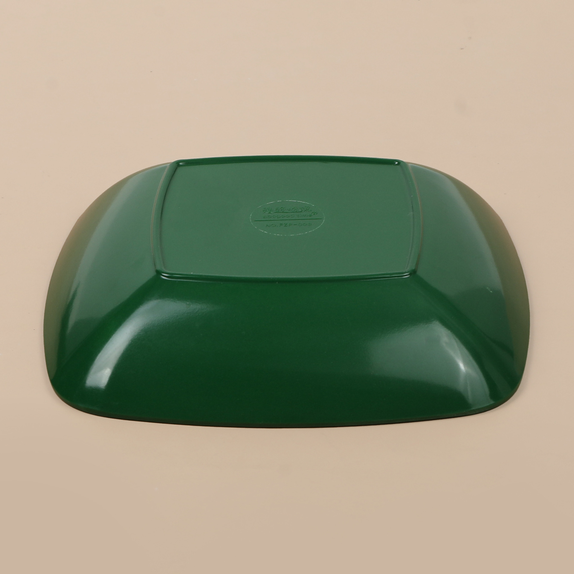 Green melamine tableware round plates, flat plates, deep plates, vegetable plates, dinner plates, Western plates, commercial imitation porcelain round plates Application Scenario