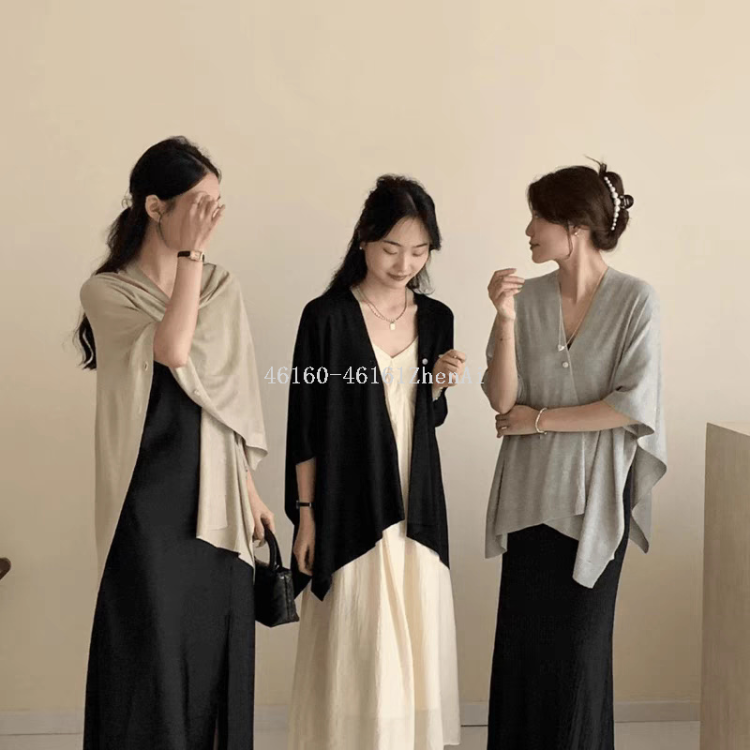 New cross-border wholesale e-commerce live-streaming supply: Air-conditioned room warm wool blended shawl, button split shawl Application Scenario