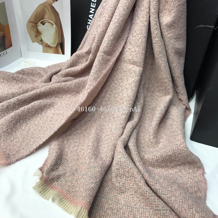 New order style cross-border scarf wholesale, e-commerce live streaming, small stock in stock, Zhima Dian Dian Xiaoxiangfeng supply chain Application Scenario