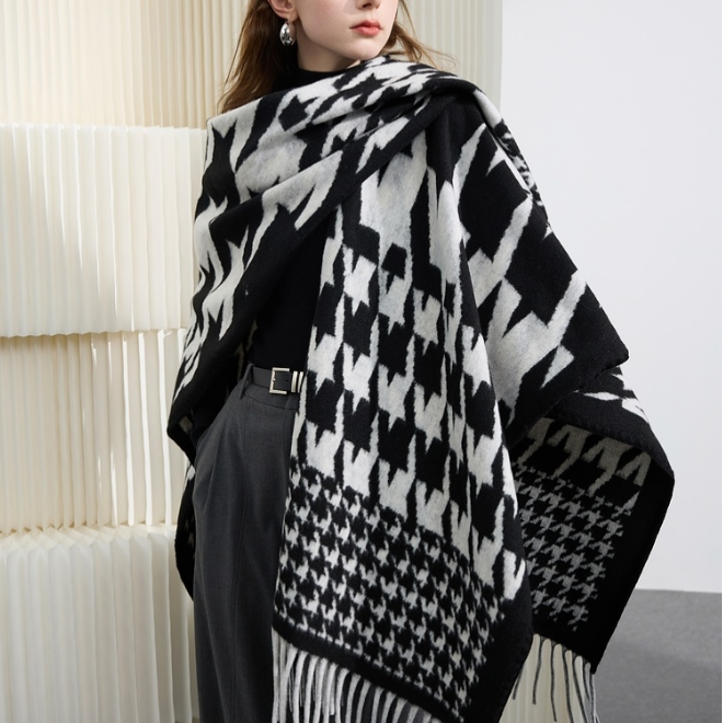 Cross-border scarf wholesale e-commerce live streaming supply chain, Thousand Bird pattern imitation cashmere split shawls Specification image