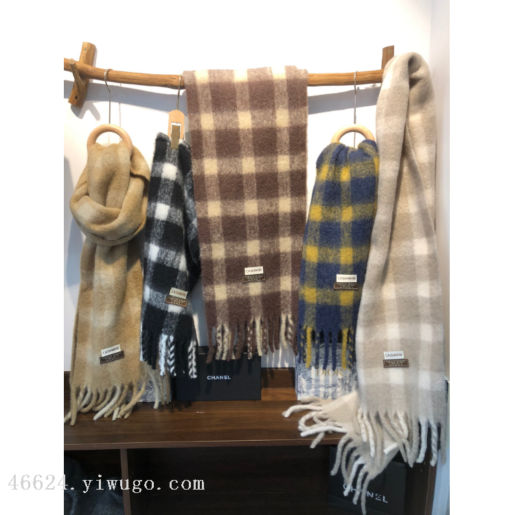 Wholesale of new in-stock cross-border export scarves with wool checks, e-commerce live streaming supply chain Application Scenario