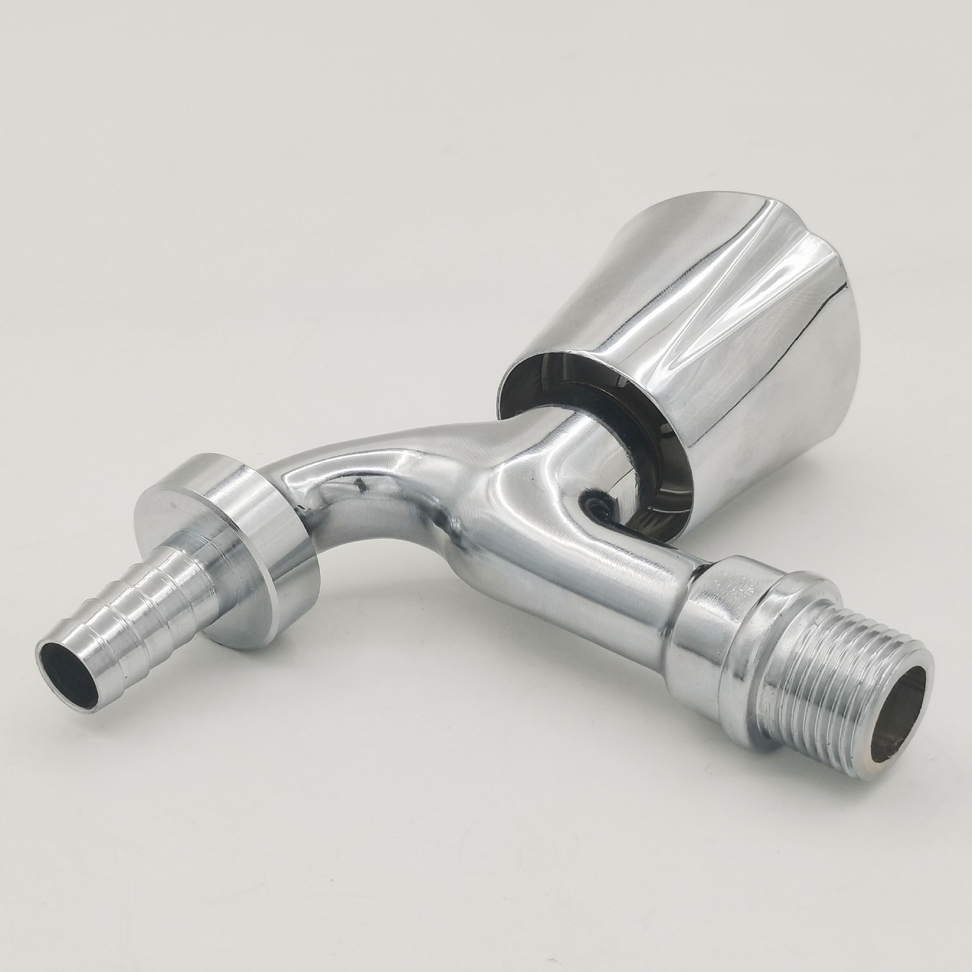 水龙头/五金龙头花洒/水龙头北美/小水龙头/小熊贴防溅水龙头产品图